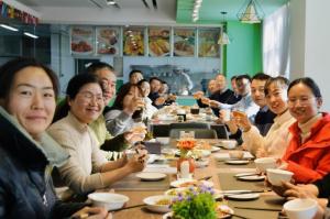 歲末不覺寒 冬至?xí)r光暖 丨洛陽(yáng)正大組織開展“迎冬至、包餃子”文化活動(dòng)